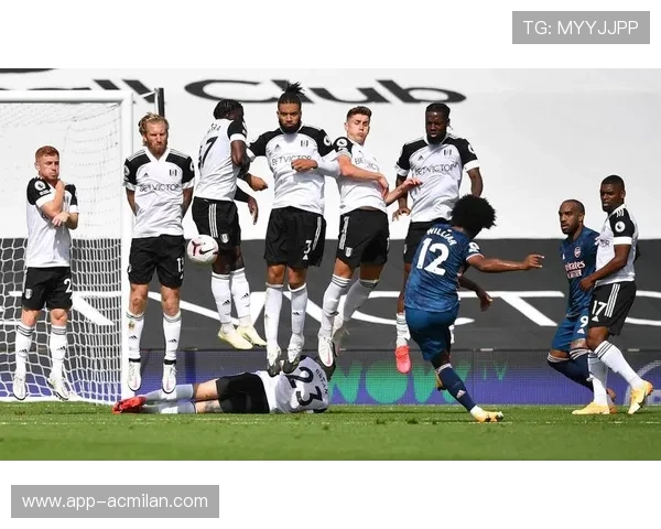 法甲尼斯边路传中与禁区混战：速度与空间在球场上的对话