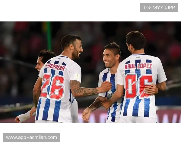 意甲亚特兰大通过快速跑动牵制对方,进攻持续爆发