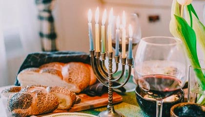 曼联后防线三人缺阵调整成关键，曼联后卫线